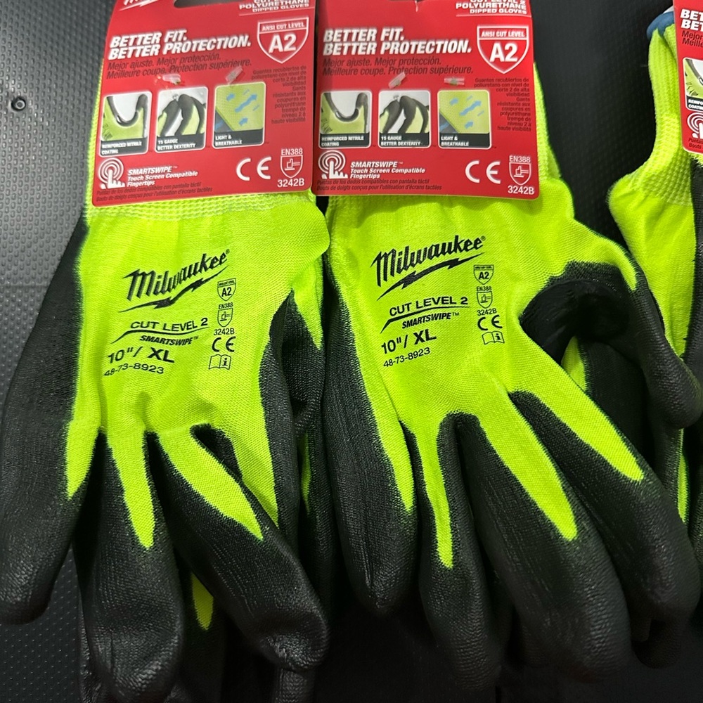 Milwaukee Black and yellow Cut Level 2 Gloves